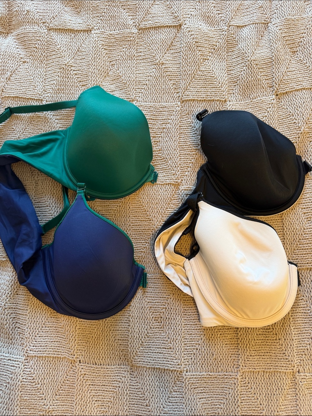 PINK Victoria's Secret Smooth T-Shirt Bras in Emerald Green, Navy, Black & Cream